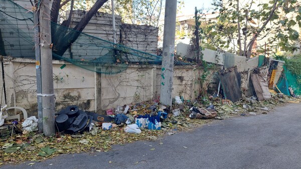 사직4구역 폐기물 방치 모습 1